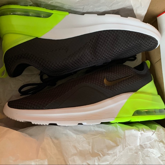 m air max motion 2